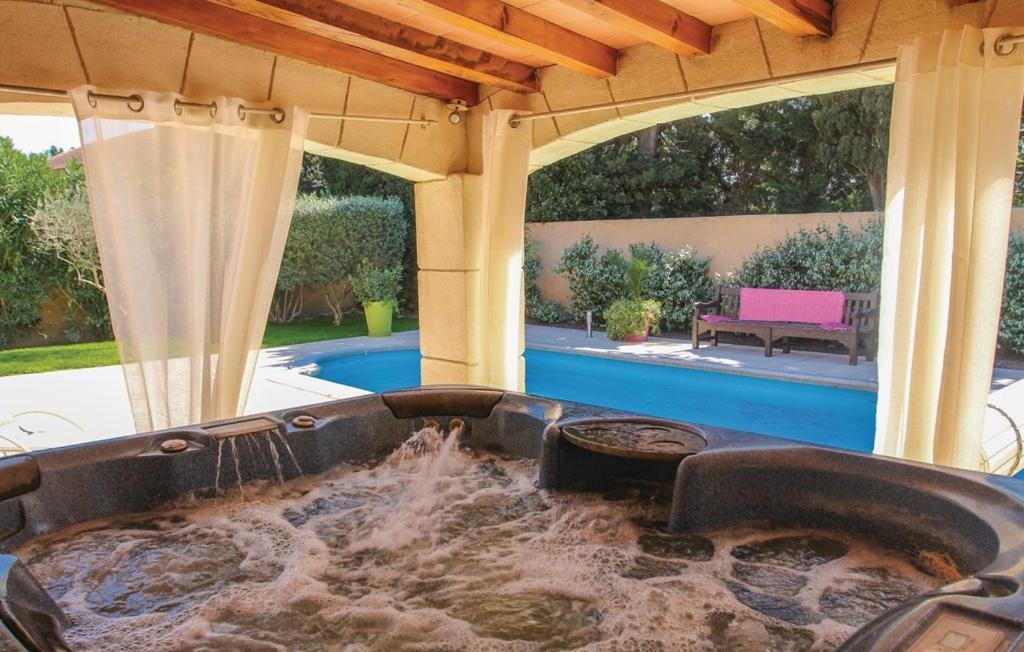 Villa Flamenca - Piscine Chauffee Châteaurenard Eksteriør billede